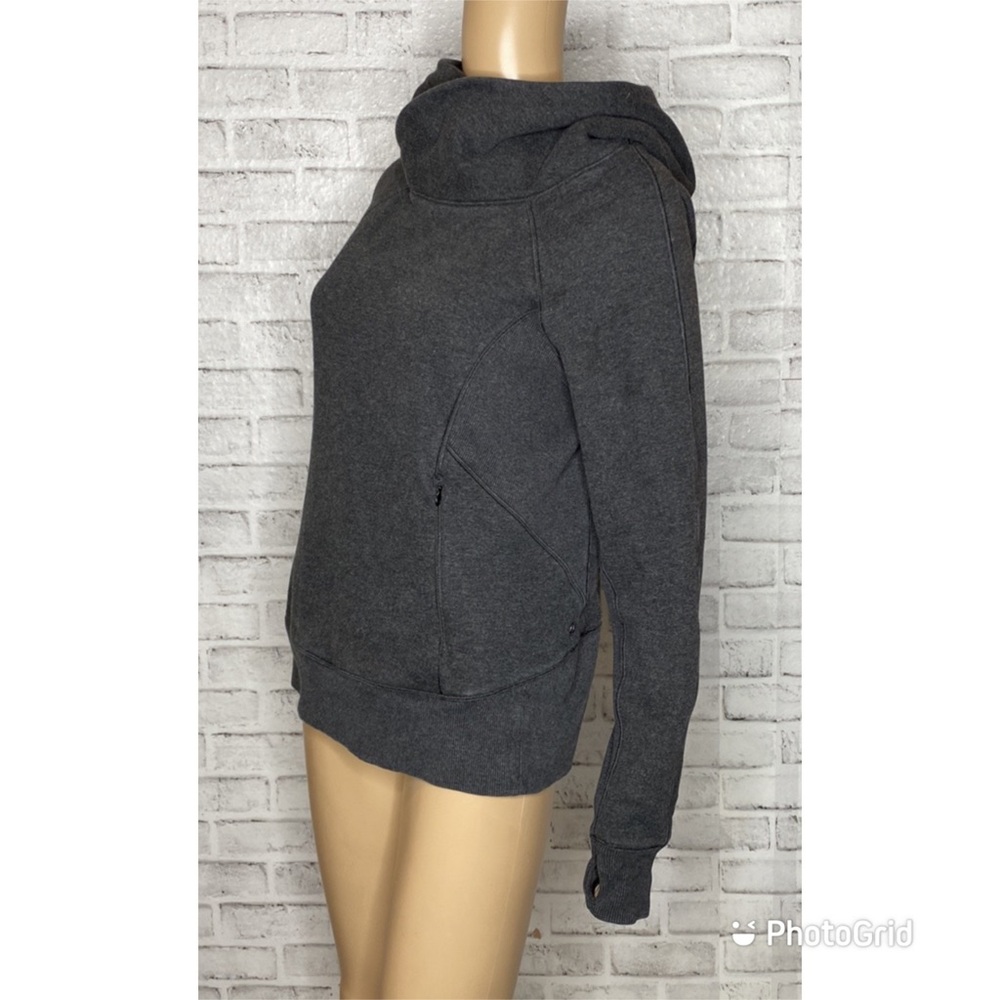 Lululemon Under Wraps Pullover
Heathered Black - Picture 4 of 7